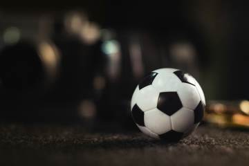 塞尔电台记者称姆巴佩或无缘国家德比，评皇马近期状态（配图示意）