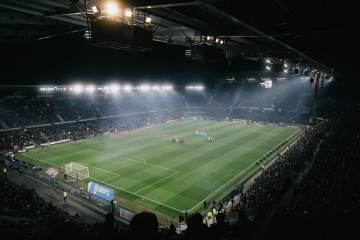 本·怀特从英冠到英超夺冠，付出获回报（配图示意）